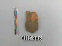 藏品(灰褐色夾砂陶)的圖片